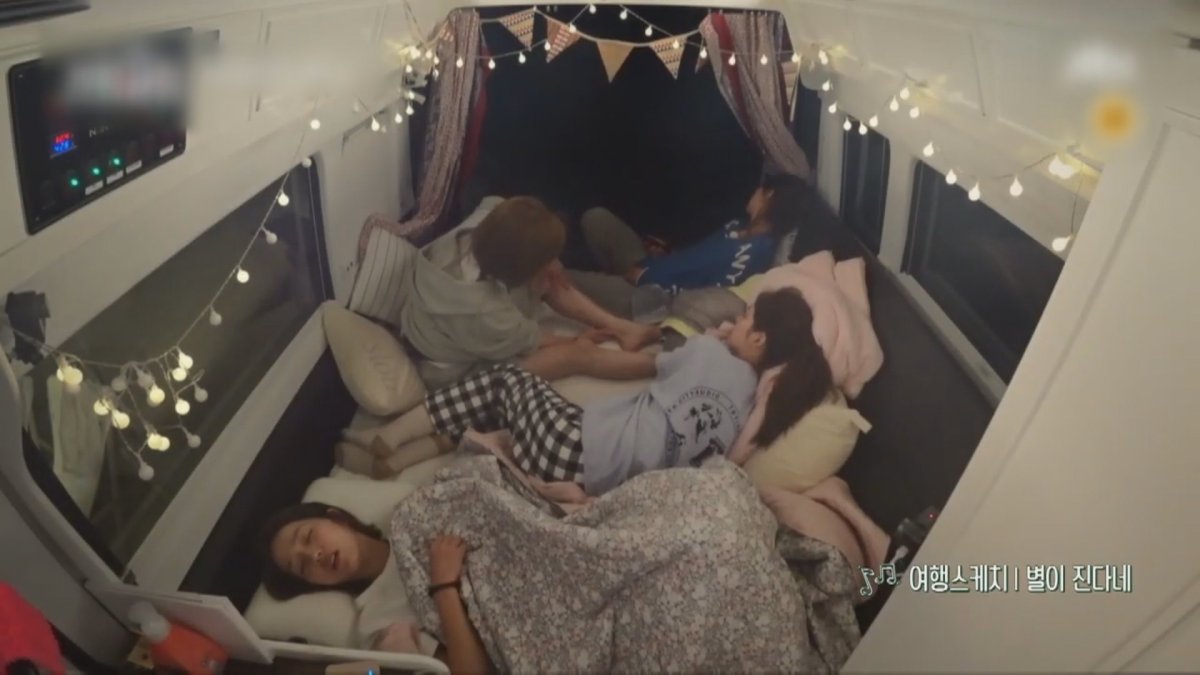 핑클까지 완전체…1세대 아이돌의 귀환