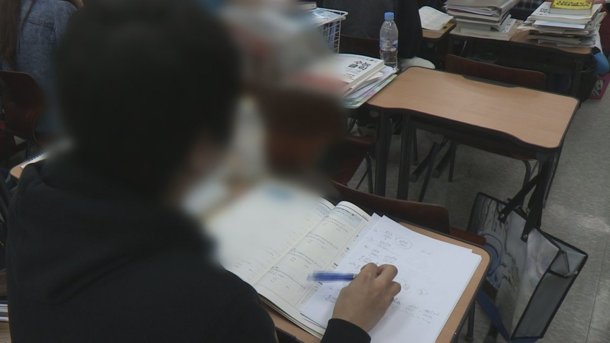'학생 쉴 권리' 학원 일요휴무제…부작용 우려도