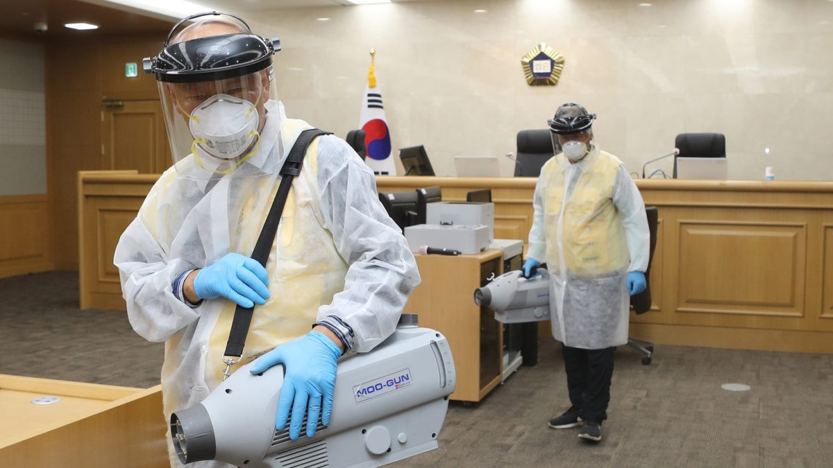 전주지법 판사 확진…광주에선 유흥업소발 감염 확산