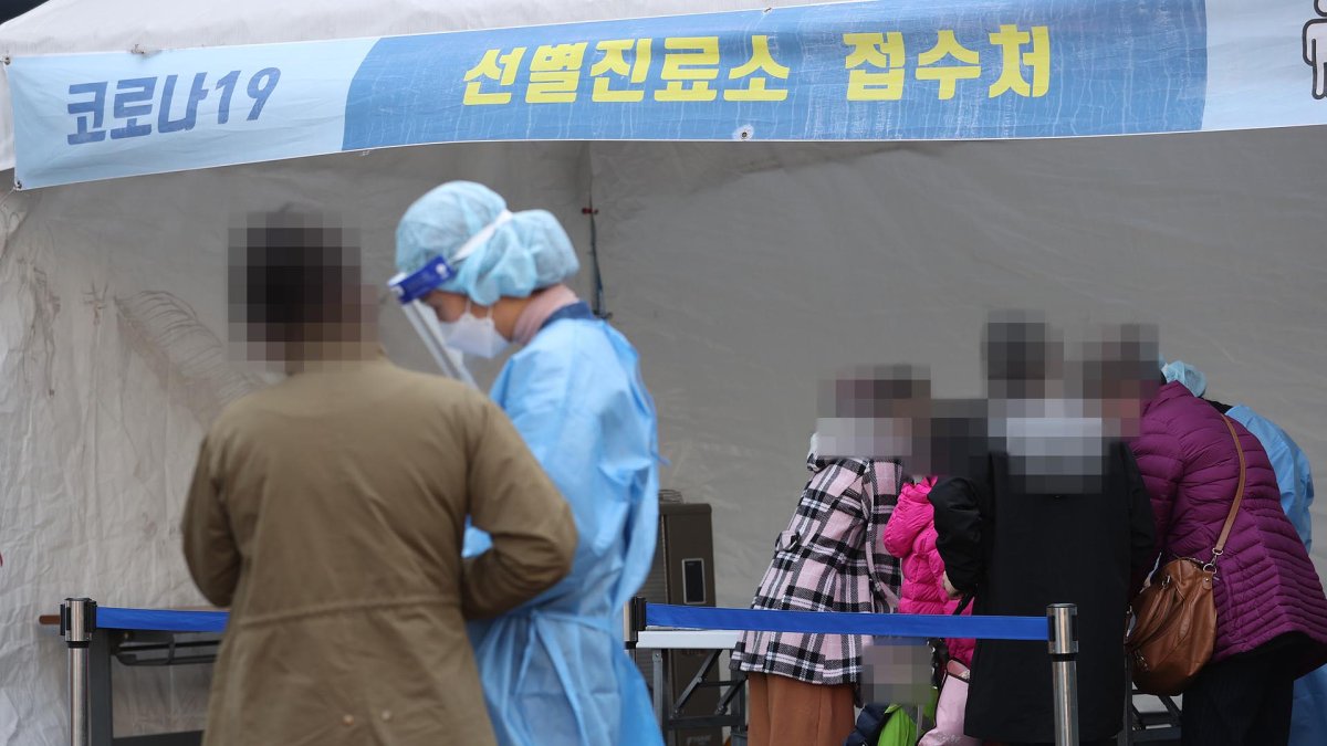 오늘 다시 400명대 예상…어젯밤 9시까지 385명