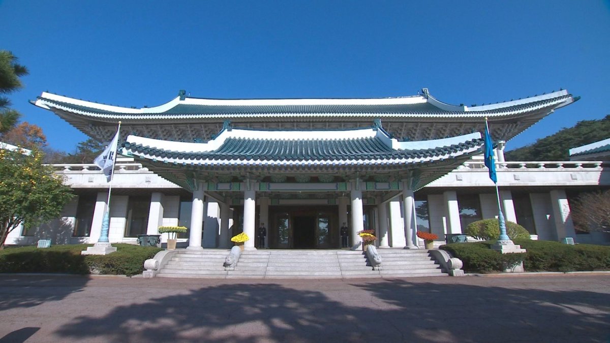 靑, 이진석 기소에 "코로나 대응중에 유감"