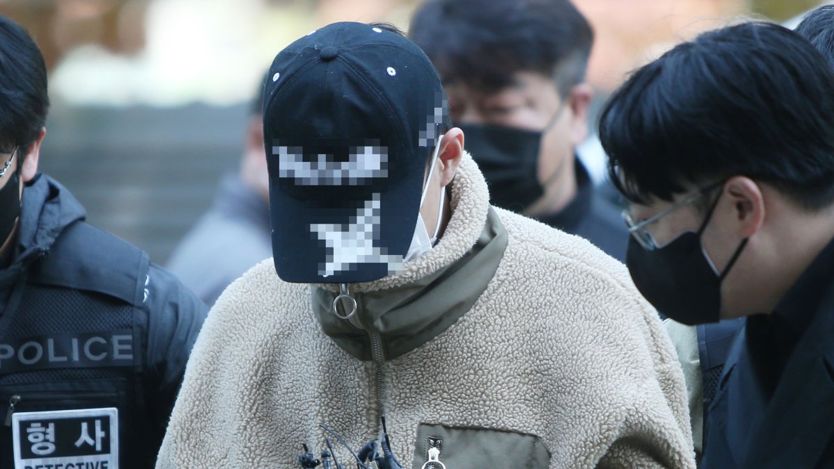 친누나 살해·유기한 20대 남동생 검찰 송치