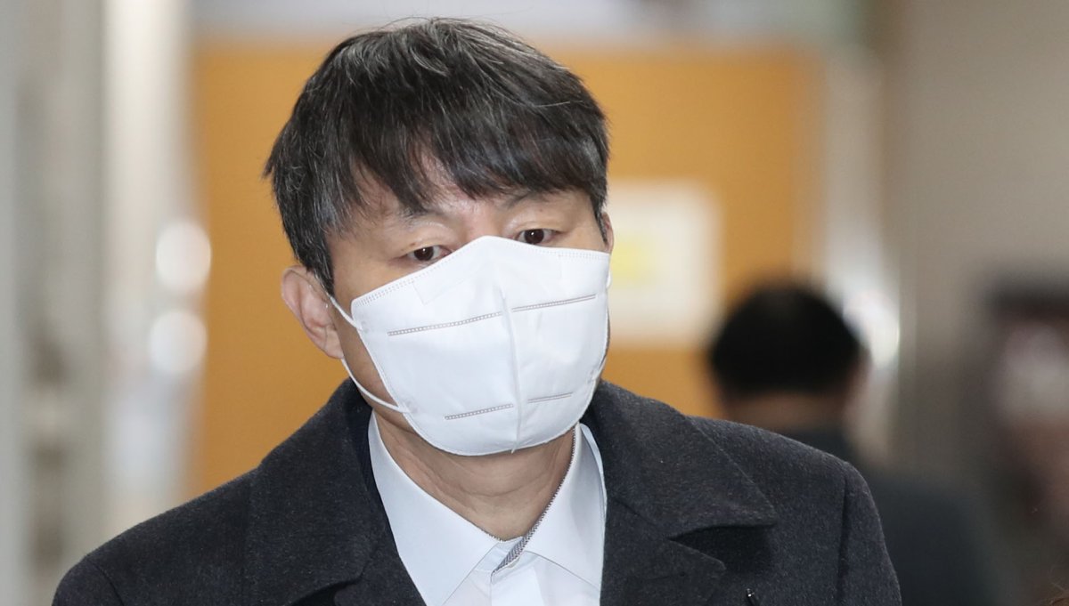 검찰, '뇌물수수' 유재수 2심도 징역 5년 구형