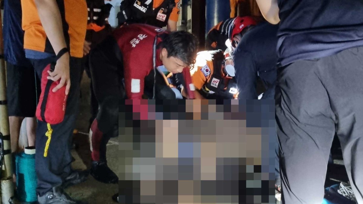 술 취해 어선서 소변보다…베트남인 청초호에 빠져 숨져