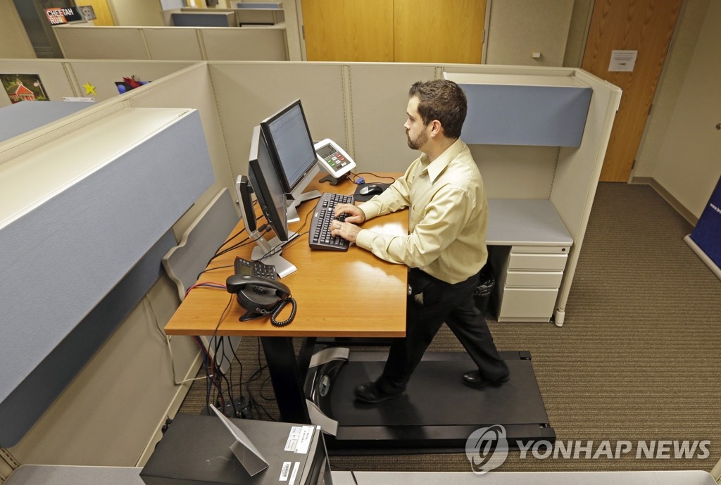 사무실에서 일하면서 운동