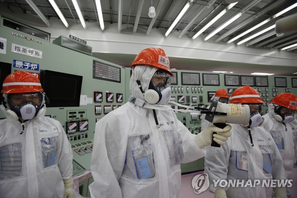 10일 외신에 처음 공개된 후쿠시마 제1원전 1~2호기 원자로 중앙제어실 내부(AP=공동취재단.연합뉴스)