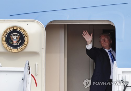 마라라고 리조트로 향하는 트럼프