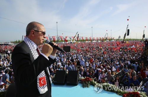 이스탄불서 열린 팔레스타인 지지 집회에서 연설하는 에르도안 터키 대통령