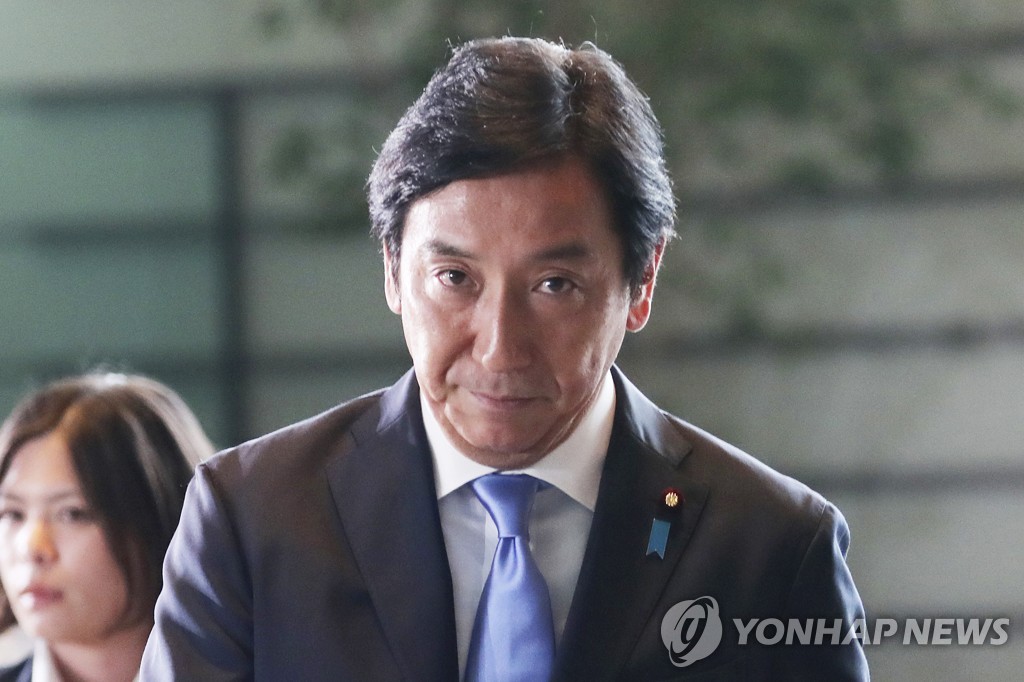 아베 내각 신임 경제산업상 스가와라
