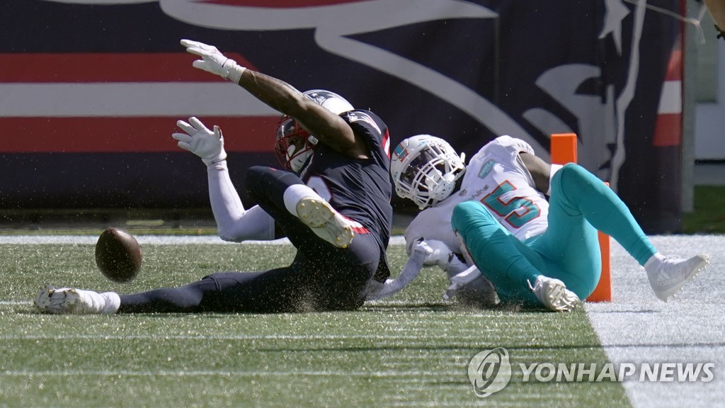 APTOPIX Dolphins Patriots Football