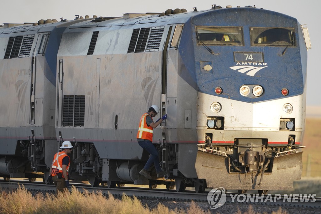 Amtrak Train Derails