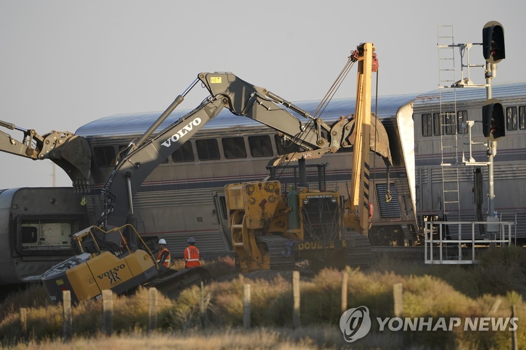 Amtrak Train Derails