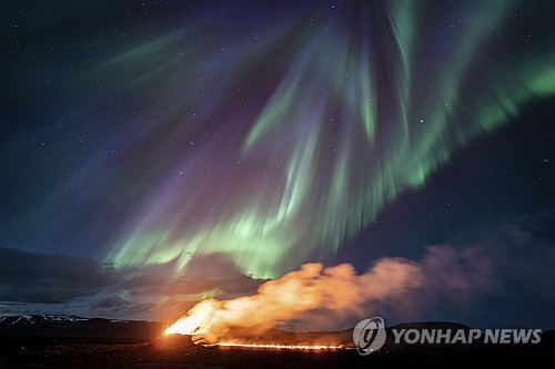 '화산 폭발 그 후'…아이슬란드 그린다빅 계속되는 용암 분출