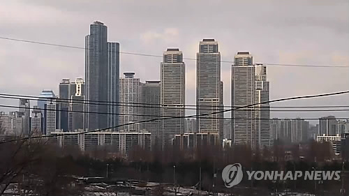 구룡마을에서 본 타워팰리스