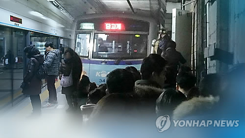 서울 지하철 노후화 심각…1∼4호선 열차 절반 20년 넘어 - 1
