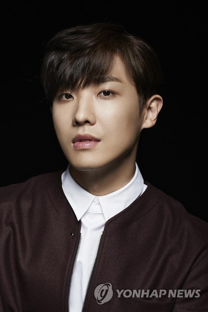 배우 이준