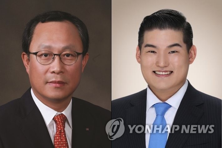 김연극 동국제강 신임 사장(좌)과 장선익 경영전략팀장(우)