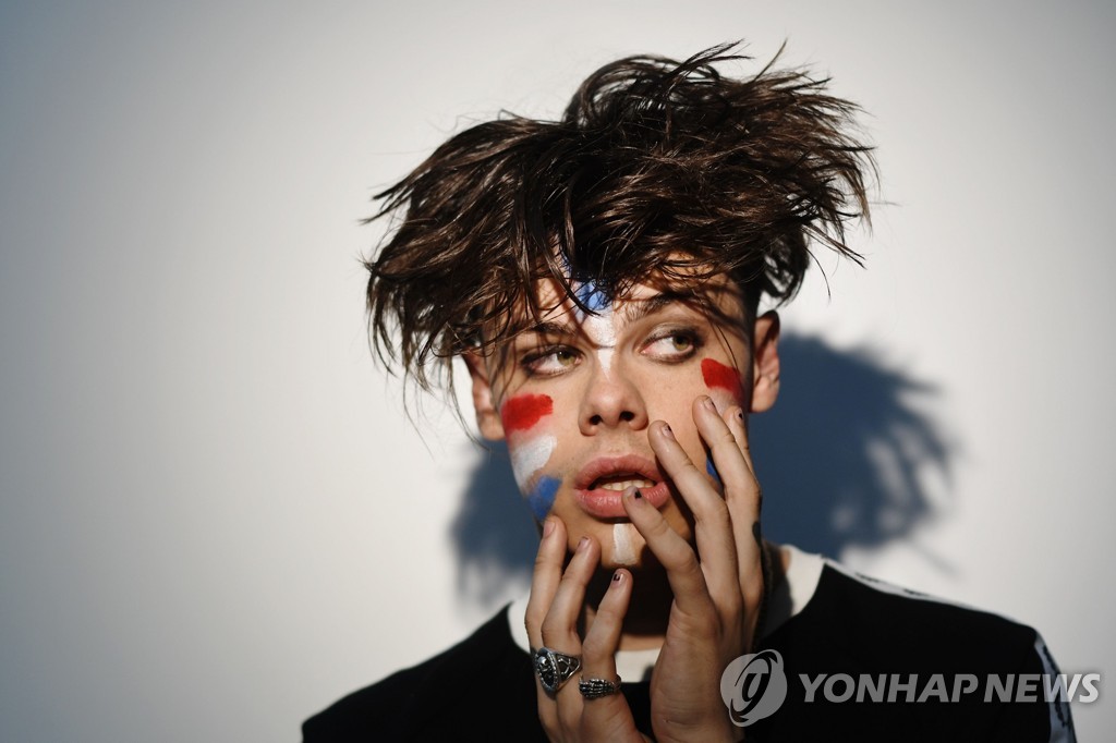 싱어송라이터 영블러드