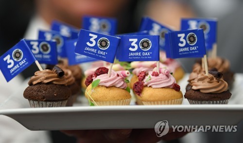 이달 2일 프랑크푸르트 증권거래소에서 제공된 DAX 지수 30주년 축하 컵케이크