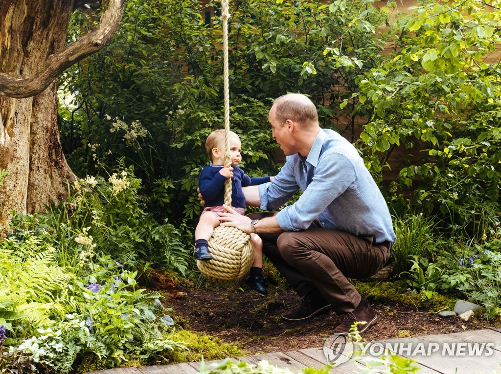 TOPSHOT-BRITAIN-ROYALS-CHELSEA-FLOWER