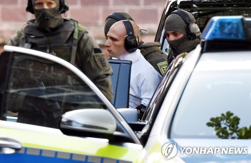 TOPSHOT-GERMANY-ATTACK-JEWS