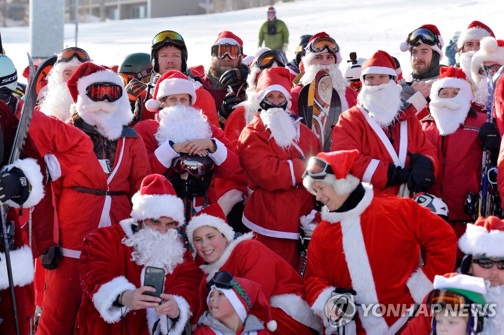 US-SANTA-FUNDRAISER
