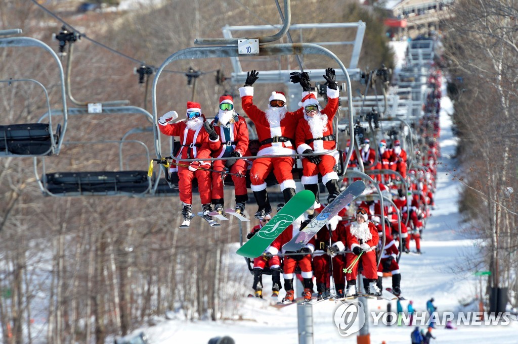 US-SANTA-FUNDRAISER