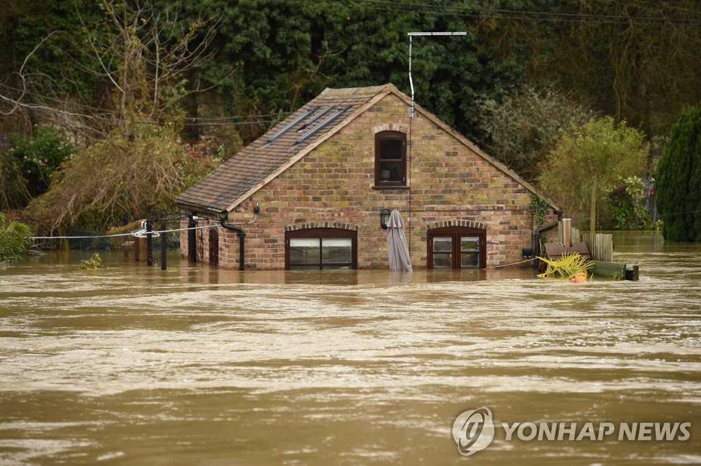BRITAIN-WEATHER-FLOODING