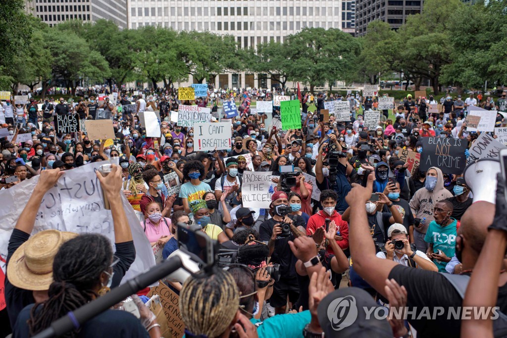 US-POLITICS-POLICE-JUSTICE-RACE-DEMONSTRATION-racism