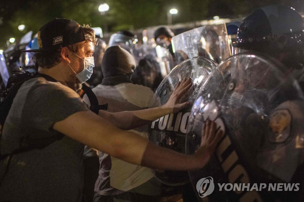 US-POLITICS-POLICE-JUSTICE-RACISM