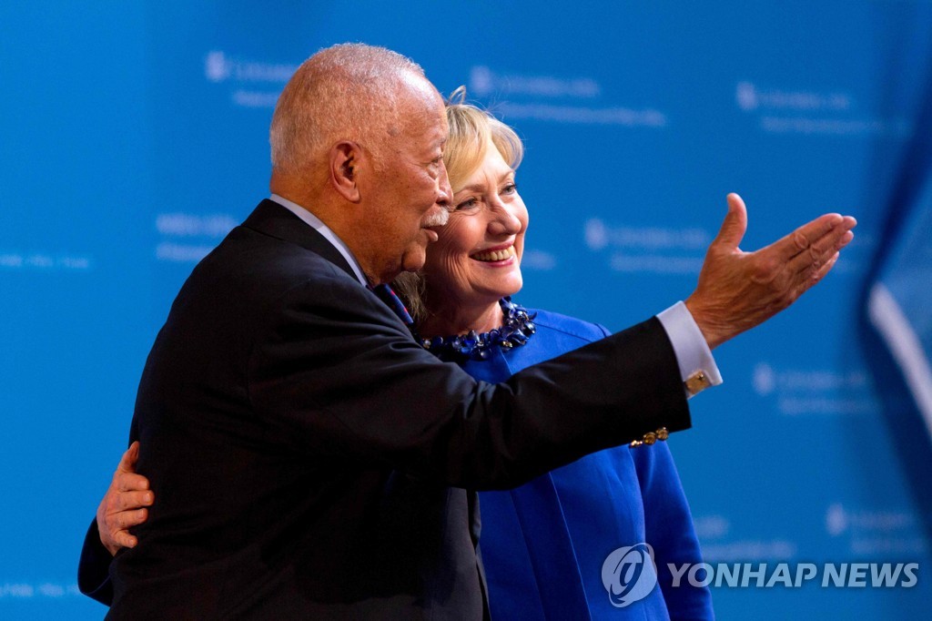 FILES-US-POLITICS-DINKINS