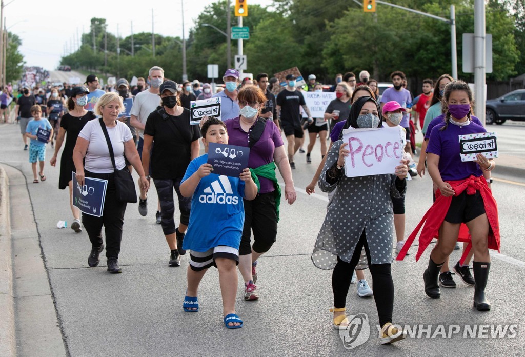 US-CANADA-CRIME-POLICE-ISLAM-RACISM