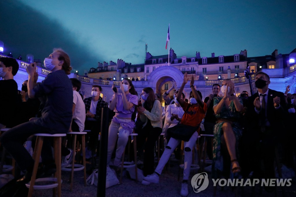 FRANCE-POLITICS-MUSIC-FESTIVAL