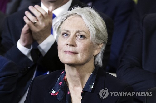佛공화당 대선후보 피용의 아내 페넬로프