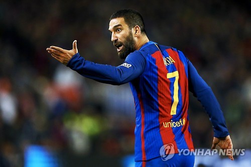 "'기자 폭행' 바르셀로나 미드필더 투란, 터키 대표팀 퇴출"