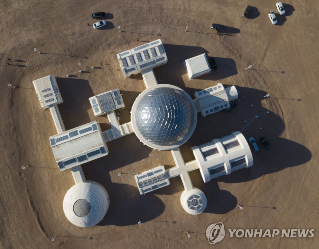 中 고비사막에 설치된 화성기지…우주 교육시설인 화성기지 공개