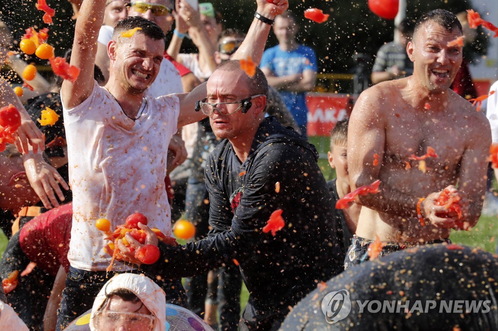 RUSSIA TOMATINA BATTLE