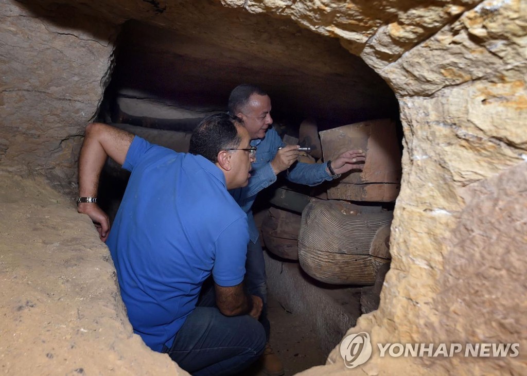 EGYPT ARCHAEOLOGY SAQQARA BURIAL SHAFT DISCOVERY