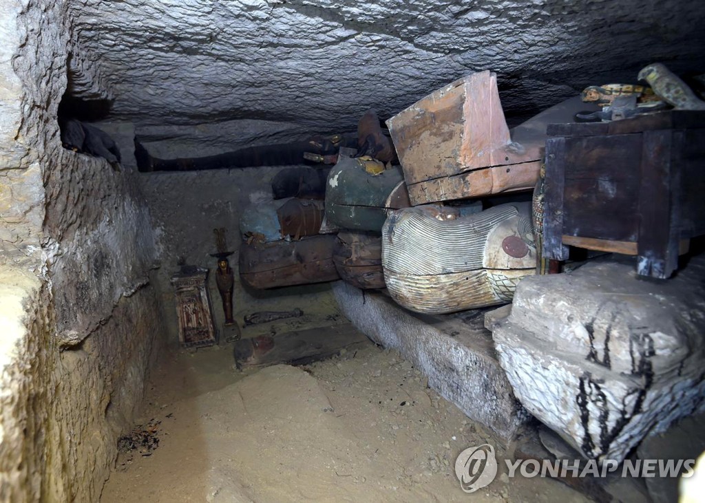 EGYPT ARCHAEOLOGY SAQQARA BURIAL SHAFT DISCOVERY