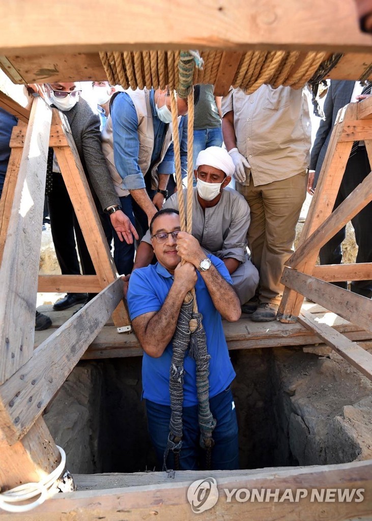 EGYPT ARCHAEOLOGY SAQQARA BURIAL SHAFT DISCOVERY