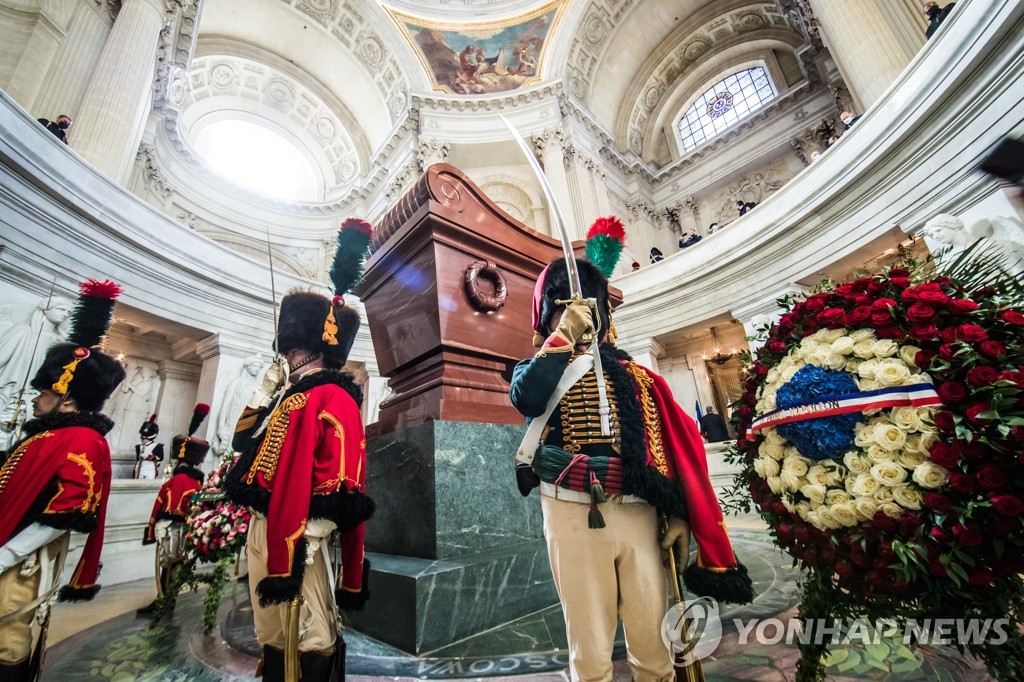 ′마크롱 부부 참석′…프랑스 나폴레옹 사망 200주년 기념식