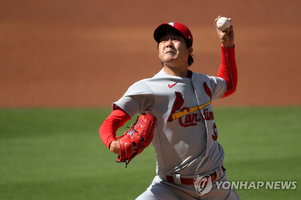 김광현, MLB 첫 PS서 3⅔이닝 3실점…세인트루이스 1차전 승리