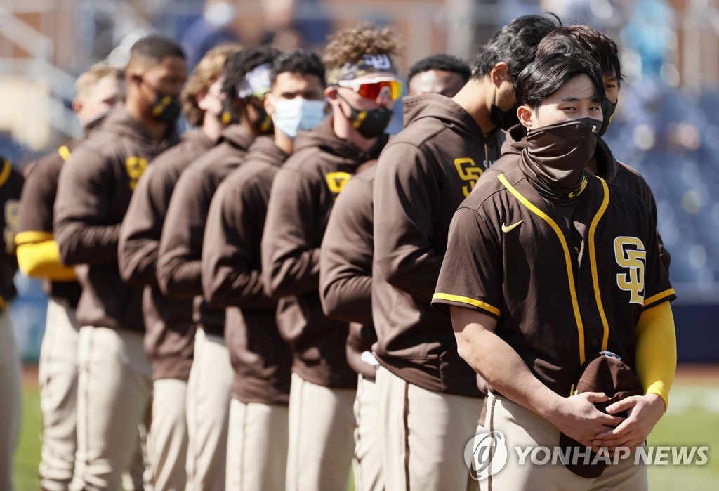 MLB 시범경기 데뷔전에 나선 김하성