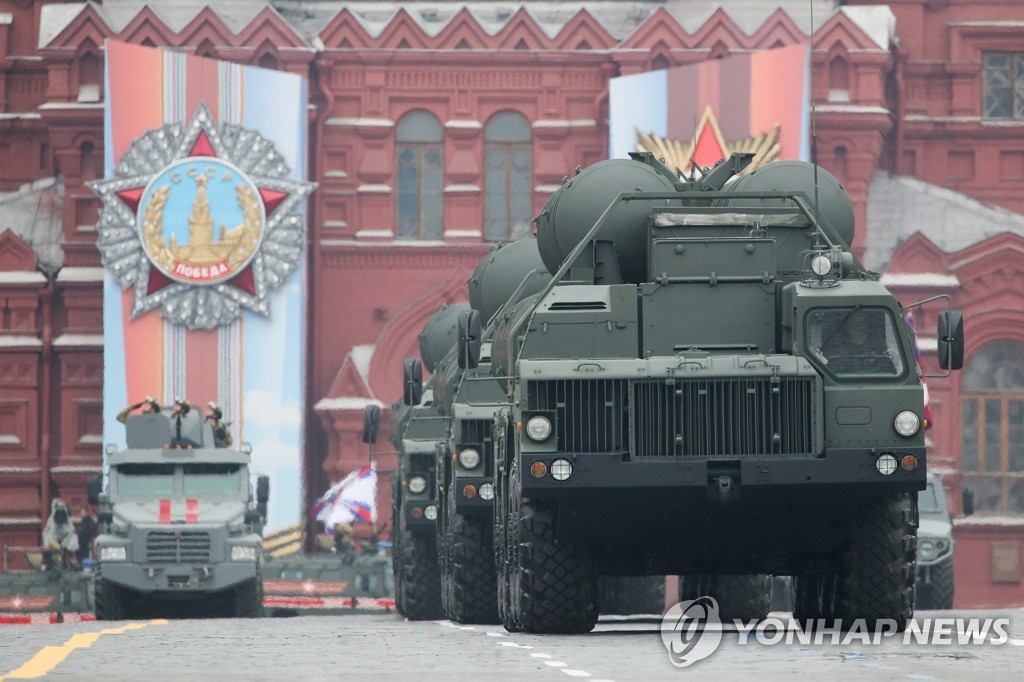 이달 9일 모스크바 붉은광장 퍼레이드에 동원된 러시아 S-400 방공미사일