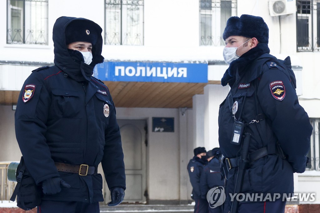 Police department where opposition activist Alexei Navalny is held