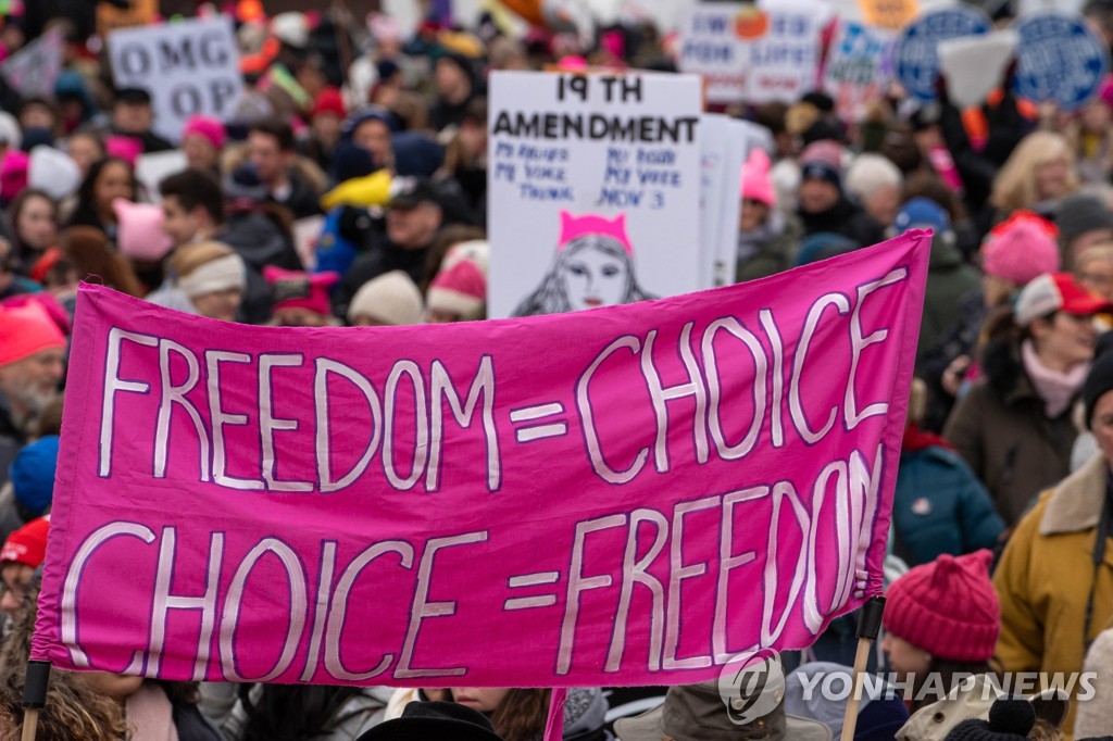 WOMEN'S MARCH