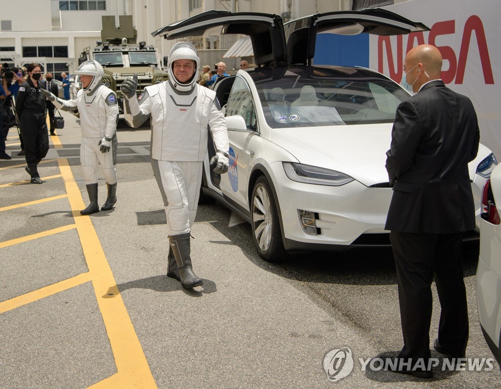 NASA SPACEX CREW