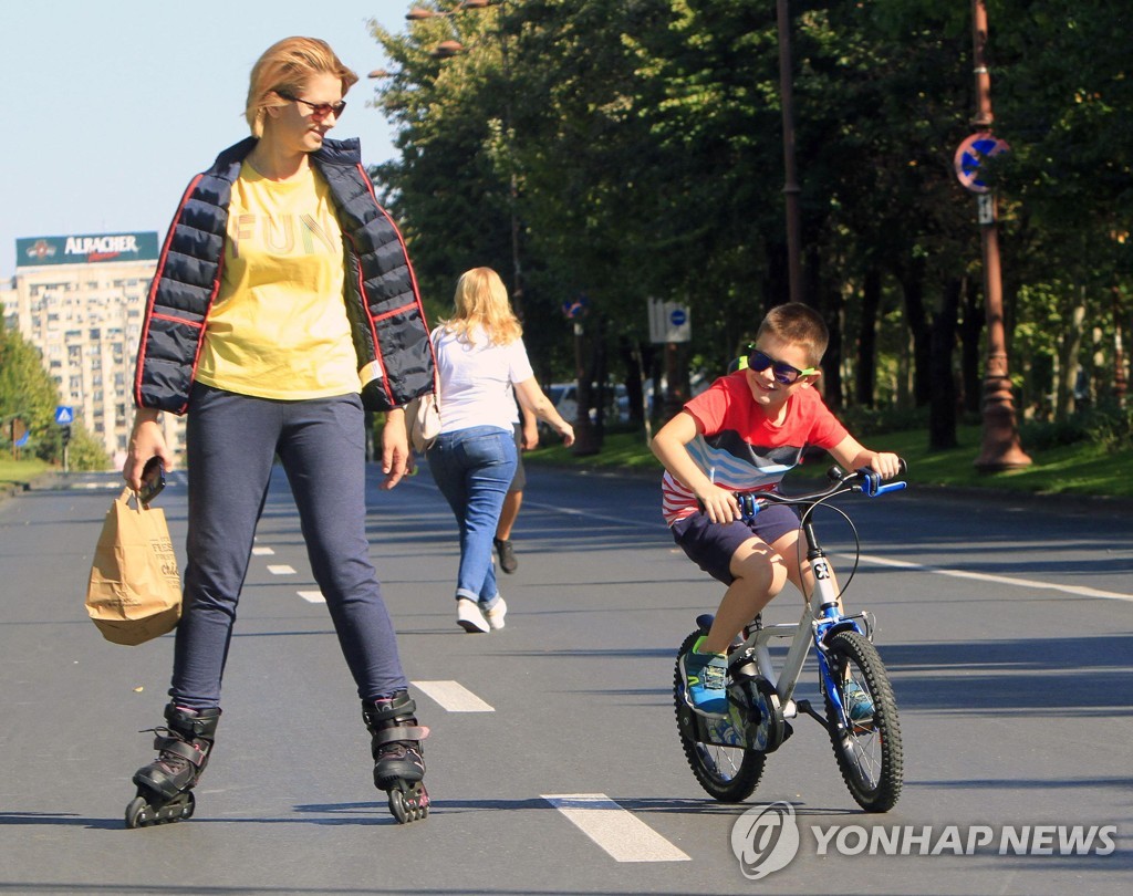 ROMANIA-BUCHAREST-CAR-FREE DAY
