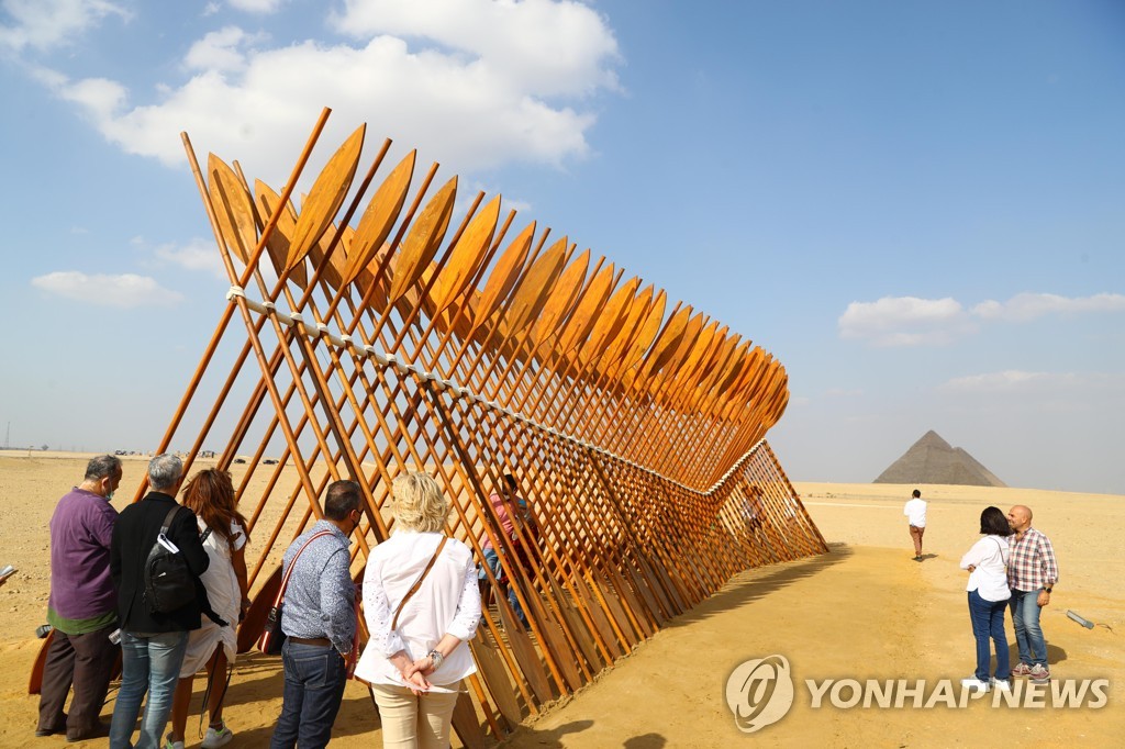 EGYPT-GIZA PYRAMIDS-INTERNATIONAL ART EXHIBITION