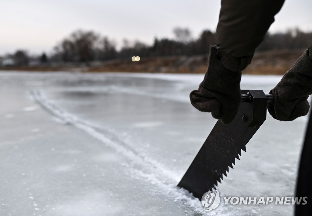 RUSSIA-ICE SWIMMING/